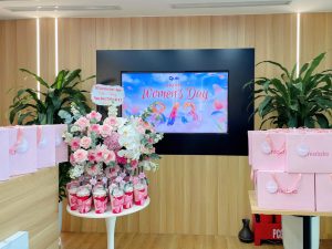 Không gian buổi tiệc mừng ngày Quốc tế Phụ nữ 08/03